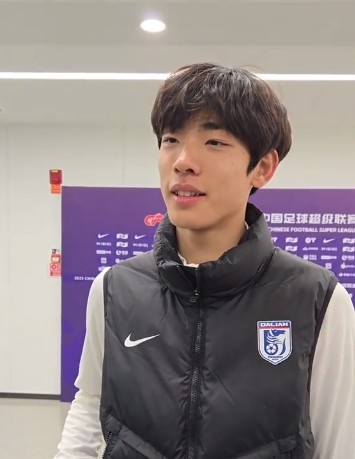  國青歸來上演中超首秀，朱鵬宇：感覺很好，場上大哥們很支持我
