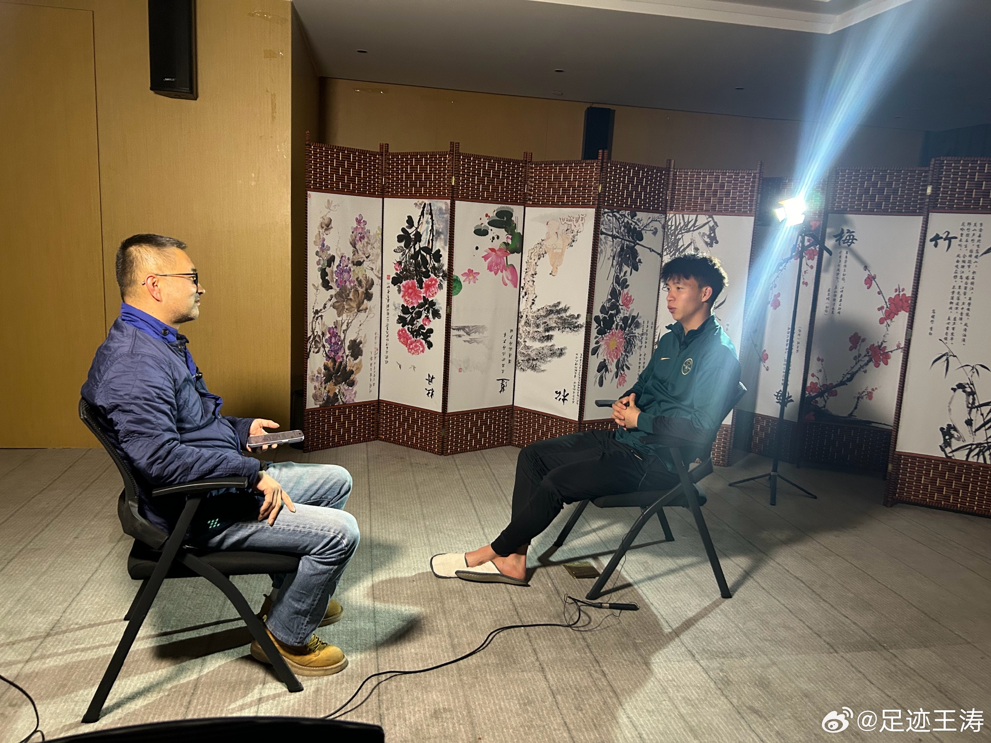  記者：王鈺棟視韋世豪為偶像&想加他微信，現進了國足不知加到沒
