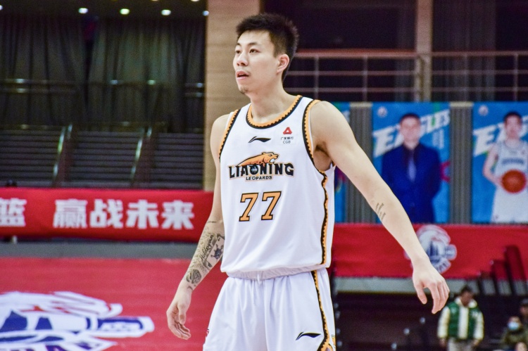  還得再調(diào)整！張鎮(zhèn)麟復(fù)出8中1拿到2分8助出現(xiàn)6失誤 正負(fù)值-34最低