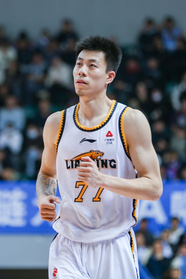  媒體人：張鎮(zhèn)麟、韓德君將因傷缺席今晚對陣北控的比賽