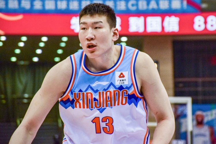  拼搶積極但手感不佳！李炎哲半場8中2&罰球6中4拿8分 搶4個前場板
