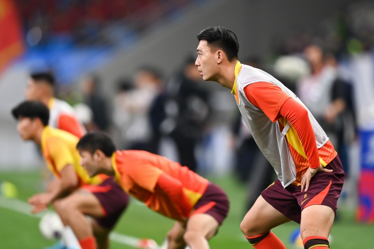  足球報(bào)：張玉寧、蔣圣龍均有不同程度傷病，伊萬(wàn)未讓在熱身賽出場(chǎng)