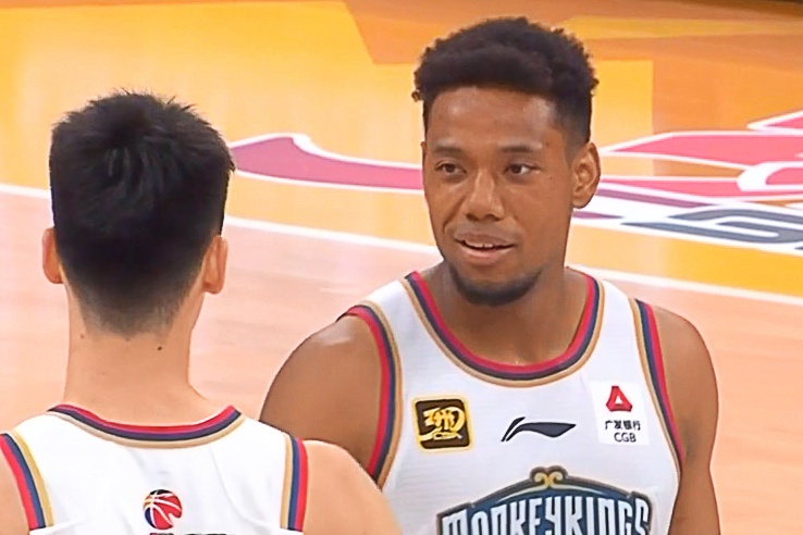  手感不錯(cuò)！祝銘震半場6中4&3記三分拿下11分4籃板