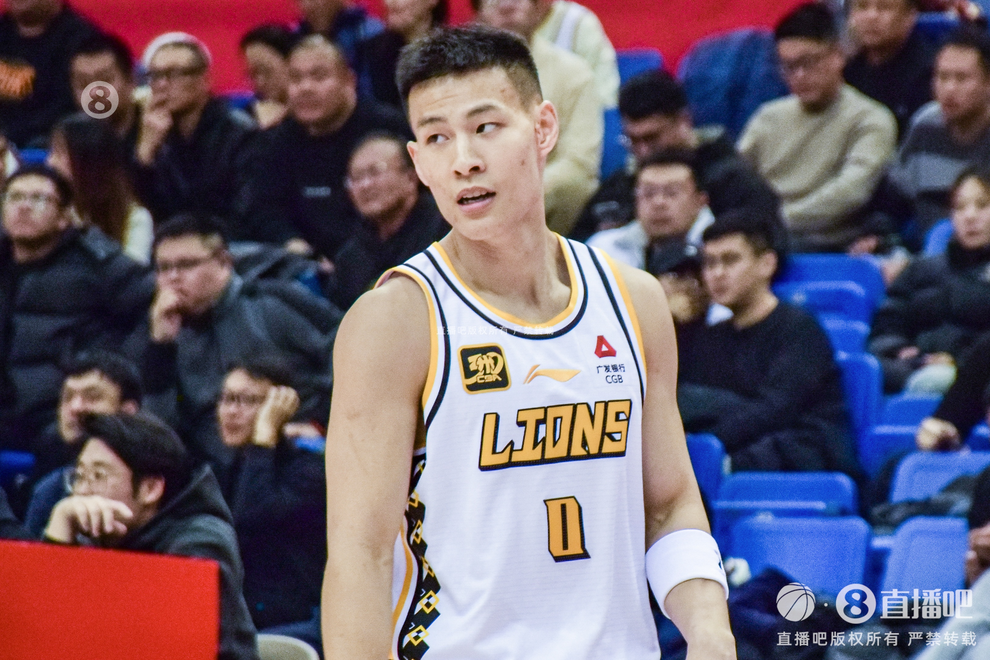  毫無狀態(tài)！林秉圣11投僅1中拿到3分3斷 出現(xiàn)2失誤4犯規(guī)