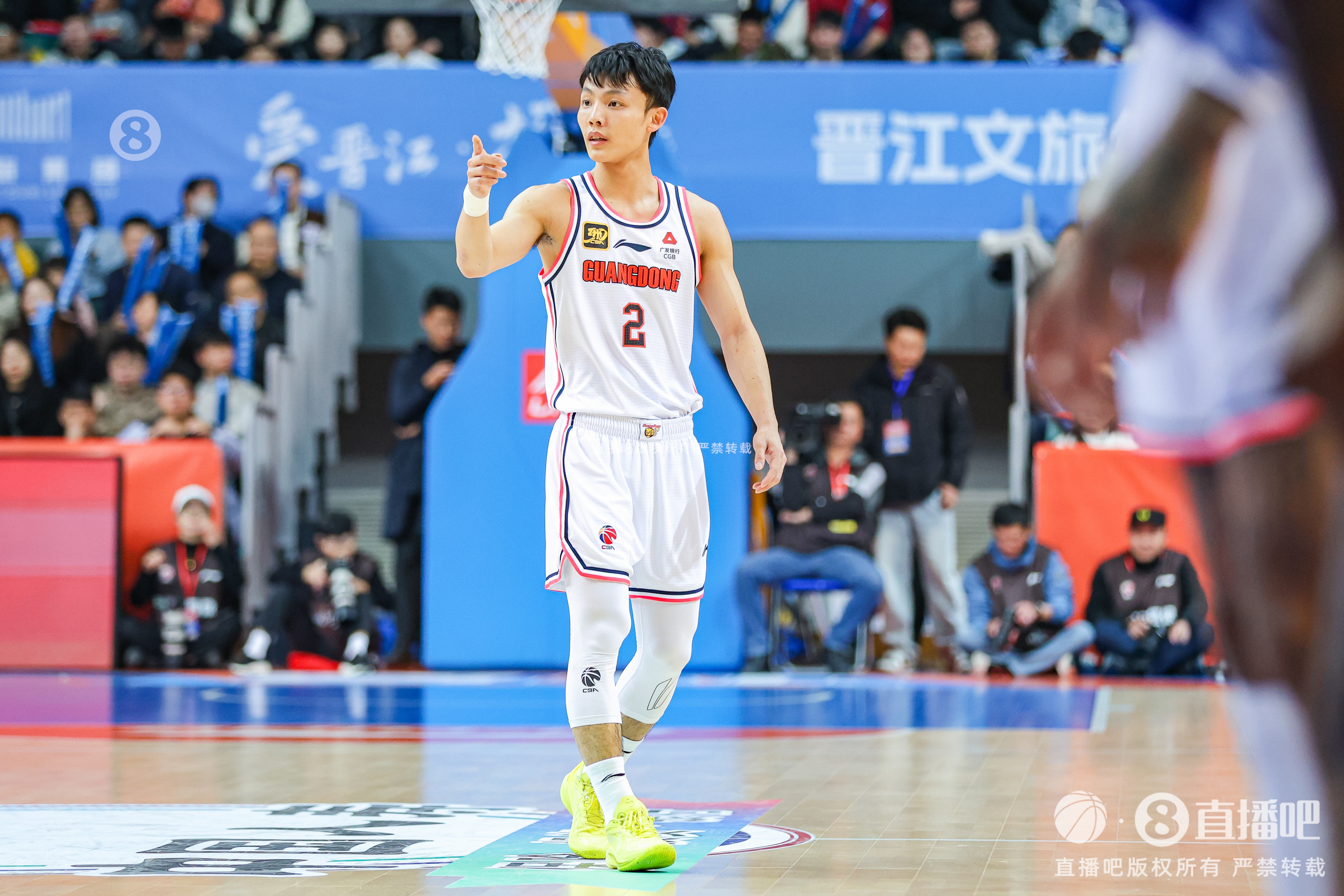  徐杰：身高不是打籃球的唯一標(biāo)準(zhǔn) 努力、勤奮、自律也是天賦